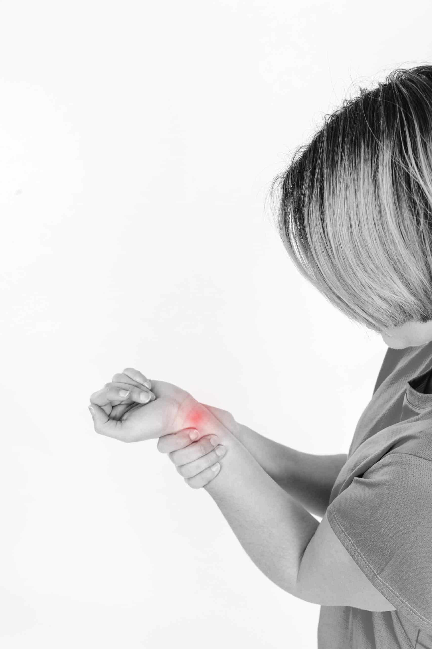 Sindrome del Tunnel Carpale: Sintomi, Cause, Diagnosi, Trattamenti e Recupero